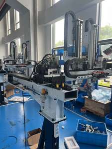 プラスチックを拾い上げて配置するための3軸延長可能なリニアロボットを備えた機械の形成: ロボットLBDSR11WDS5P - Product Image 4