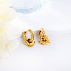 Pendientes de Aro Huggies de Acero Inoxidable con Baño de Oro PVD de 18K, Diseño de Corazón Hueco Colgante, Joyería de Moda para Mujer - Product Image 4