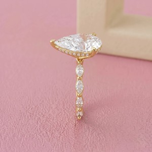 Bague de fiançailles solitaire vintage avec diamant taille poire et bande de diamants taille marquise pour bijoux de mariée classiques et luxueux - Product Image 3