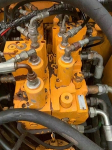 Excavatrice sur pneus originale Hyundai 150w-7 d'occasion en bon état à bas prix, excavatrice utilisée 170w-7 225LVS disponible - Product Image 6