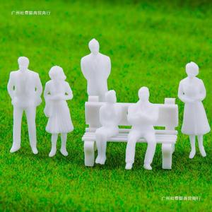 Figuras en miniatura coloridas para modelos de paisajes y decoraciones de mesas de arena - Product Image 2
