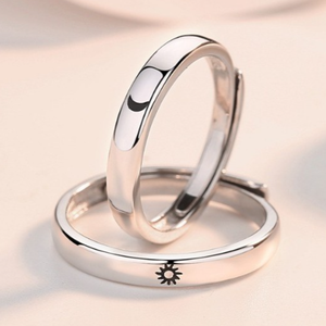 Anillo Moderno Minimalista de Cobre con Diseño Solar-Lunar para Aniversarios - Joyería Elegante para Parejas - Product Image 2