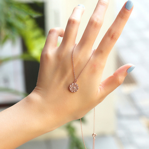 Collar de Mujer ALICE S925 de Plata de Ley con Circonita de Alta Joyería y Diseño de Flor Dorada - Product Image 6