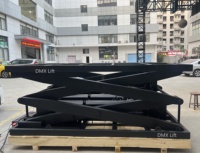 Plateforme de scène élévatrice à commande DMX512, capacité de charge 1500 kg, technologie à chaîne rigide, élévateur à chaîne AdcMotion, course de 3500 mm, vitesse de 12 m/min