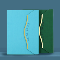 Agenda 2027 à personnaliser, format A5, en cuir PU, avec rabat enveloppe, carnet de notes avec estampage à chaud doré, pour cadeau d'affaires