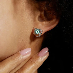 Orecchini a Perno con Muschio Verde per Donne, Stile Naturale, Accessori per Orecchie da Indossare Quotidianamente - Product Image 3