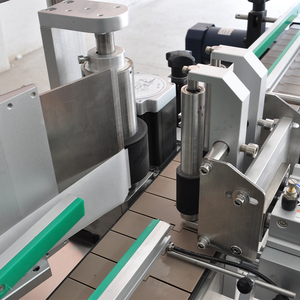 Máy dán nhãn chai có ngày phù hợp để dán nhãn chai từ 120 đến 500ml - Product Image 3