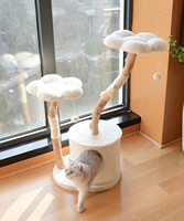 Arbre à chat en bois fruitier naturel classique avec deux lits de chat en pétales deux boules suspendues une maison de chat