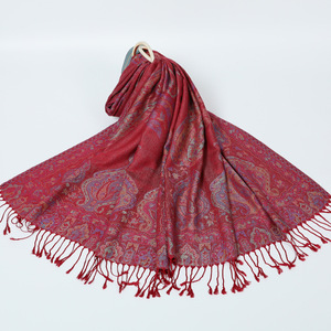 <span class=keywords><strong>Hijab</strong></span> Proveedor Ventas directas Anacardo Jacquard Chal Turbante con borlas Mujeres Pañuelo largo Bufandas musulmanas árabes Hijabs musulmanes - Product Image 6
