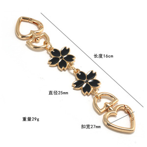 สายคล้องกระเป๋าโลหะทันสมัย – สายต่อรูปโคลเวอร์และหัวใจสำหรับตกแต่งกระเป๋า DIY - Product Image 3