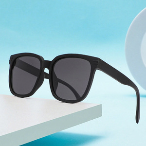 Lunettes de soleil pour enfants, rectangulaires, à monture complète, protection UV400, mode unisexe 2024 - Product Image 1