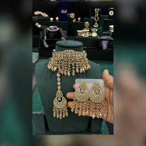 Boucles d'oreilles collier Kundan de mariée plaqué or classique Maangtikka à la mode mariages fêtes anniversaires fiançailles - Product Image 3