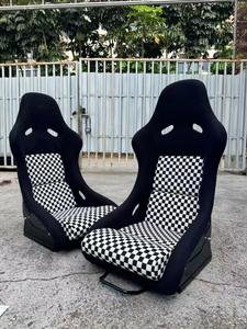 Sedile da Corsa RECARO Pole Modificato, in Pelle Scamosciata Nera e Tessuto a Quadretti Bianco e Nero con Piastra Posteriore in Fibra di Carbonio Lucida per <span class=keywords><strong>Renault</strong></span> - Product Image 2