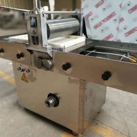 Machine de formage et de découpe de barres entièrement automatique, machine à fabriquer des barres protéinées, machine à fabriquer des bonbons indiens au beurre de cacahuète (Chikki)
