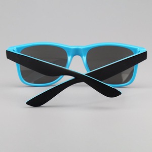 Lunettes de soleil <span class=keywords><strong>tendance</strong></span> personnalisées pour femme, haute qualité, style funky, noires, 2026, cadeaux d'entreprise - Product Image 6