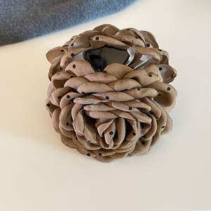 กิ๊บติดผมลายจุดเสือดาวสไตล์ฝรั่งเศสสำหรับผู้หญิง กิ๊บติดผมรูปดอกกุหลาบแบบปรับแต่งได้ - Product Image 4