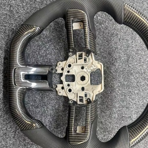 Volant sport en fibre de carbone pour Mustang 15-17 – Amélioration et modification automobile - Product Image 2