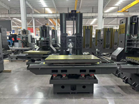 Centre d'usinage vertical CNC VMC1580 avec construction à guides rigides pour l'usinage de précision des composants en acier et en aluminium.