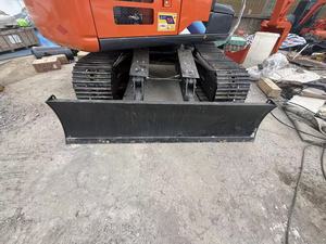 Excavatrice sur chenilles Hitachi ZX120 d'occasion du Japon, faible nombre d'heures, moteur Isuzu, 12 tonnes, pour travaux de construction. - Product Image 5