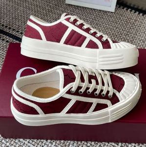 Zapatillas Chunky para Mujer, de Diseñador, Blancas de Lona con Letras en Relieve, Cómodas y Casuales - Product Image 4