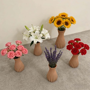 Vaso da Tavolo in <span class=keywords><strong>Plastica</strong></span> con <span class=keywords><strong>Fiori</strong></span> di Seta, Rose e Piante Artificiali Verdi a Forma di Felce - Design Art Déco Riutilizzabile per Pasqua - Product Image 2