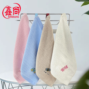 Toalla cuadrada bordada de algodón puro Xinshang para niños, 25x25 cm, suave y absorbente, para jardín de infantes, con logotipo personalizado. - Product Image 4