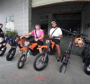 Motocicleta Eléctrica Todoterreno D3 de 6000W con Envío Rápido desde Almacenes <span class=keywords><strong>en</strong></span> EE. UU. y la UE - Product Image 4