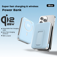 Benutzerdefiniertes Logo 25W 10000mAh Magnetische Kabellose Festkörper-Powerbank mit Eingebautem Kabel Schnellladeständer Tragbar 2-in-1 Schnellaufladung