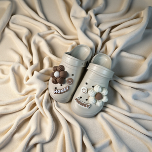 Sabots d'hiver légers à semelle épaisse pour femmes, version coréenne 2025, nouvelle collection été, vente en gros Yearning Factory, modèle parent-enfant - Product Image 3