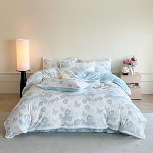 Set di Biancheria da <span class=keywords><strong>Letto</strong></span> in 4 Pezzi in Velluto Lavorato Jacquard con Motivo Rosa Beige Crema - Product Image 3