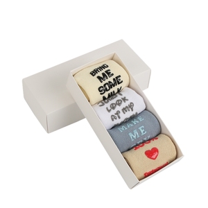 Stock Coffret Cadeau Nouveau-né Drôle de Texte Jolie Fille Coton Biologique Semelles en Caoutchouc Anti Bas Bébé Chaussettes Enfants <span class=keywords><strong>Chaussette</strong></span> Antidérapante pour Bébé Garçon - Product Image 3