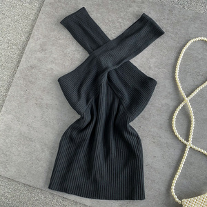 Camiseta sin mangas sexy de punto con cuello cruzado y hombros descubiertos para mujer - Top chaleco de moda de doble uso - Product Image 5