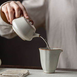 Tetera Pequeña Hecha a Mano en Horno Ru, Juego de Té de Cerámica Kung Fu con Tapa, Tetera de Piedra Beige con Cucharón, Puede Usarse para Cultivar - Product Image 3