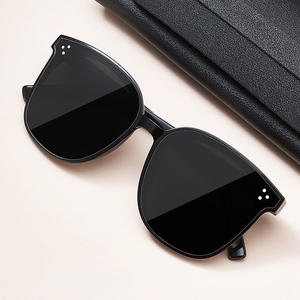 Gafas de Sol Cuadradas con Remaches, Diseño Moderno, Clásicas, de Viaje, para Mujer, Gafas de Sol de Lujo para Hombre - Product Image 2