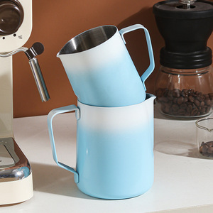 Jarra de Espuma de Leche de Acero Inoxidable Kingze Personalizada de 350 ml y 600 ml para Latte Art - Product Image 3