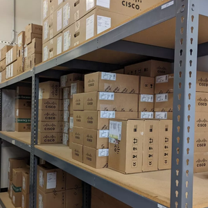 Commutateur réseau géré Catalyst 9200L 24 ports Gigabit Layer 3 SFP+ 10G Uplinks avec QoS C9200L-24T-4X-A - Product Image 6