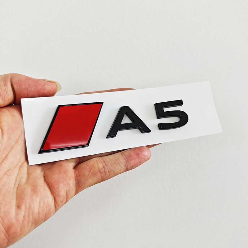 Nouveau carré rouge a5 noir brillant