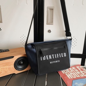 Sac bandoulière haut de gamme personnalisé avec logo pour homme, fermeture éclair, mode, fonctionnel, petit format - Product Image 3