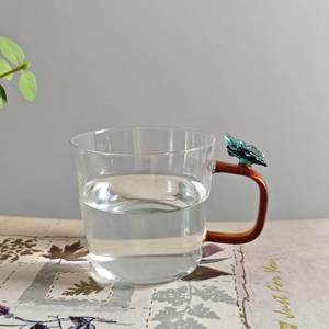 Mug en verre borosilicate transparent artisanal, fait main, avec poignée en forme de papillon, résistant à la chaleur pour les boissons chaudes/froides, utilisation à domicile et en café - Product Image 2