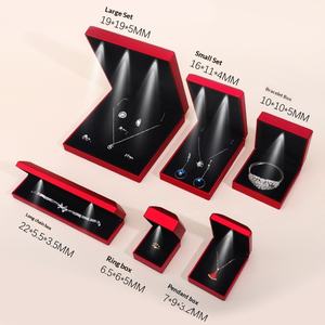 Caja de Joyería con Luz LED Creativa y Moderna para Anillos de <span class=keywords><strong>Compromiso</strong></span>, Colgantes y Pulseras con Logotipo Personalizado - En Stock - Product Image 2