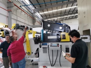 Máquina Procesadora de Láminas Metálicas Bibo Haiwei 3 en 1, Desenrollador, Enderezador y Alimentador Automático, 2.2-4.5kw, 1-18m/min, Capacidad 5t, 380v - Product Image 2