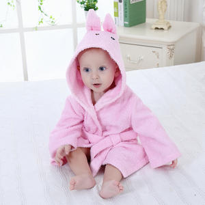 Bata de Baño para Bebé con Cabeza de Animal, Personalizable OEM, Suave y Cómoda, Toalla con Capucha de Conejito Rosa para Niños - Product Image 1