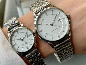 Relojes de Pulsera de Cuarzo para Hombre y Mujer, Relojes Casuales de Negocios con Correa de Acero Inoxidable y Visualización de Fecha para Uso Diario en la Oficina, Estilo Omega - Product Image 4