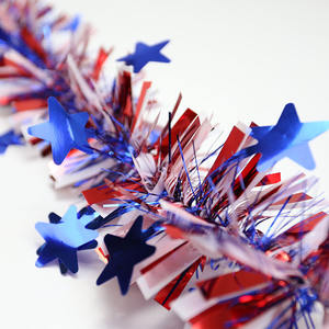 Ghirlanda di Natale con Stelle Rosse, Bianche e Blu per il Giorno dell'Indipendenza USA, Decorazioni per Soffitto e Pareti per Feste del 4 Luglio - Product Image 4