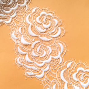 <span class=keywords><strong>2025</strong></span> Thiết Kế Mới Hoa Hồng Cá Lụa Chủ Đề Rỗng Lông Mi Ren Thêu <span class=keywords><strong>Trim</strong></span> Cho Ăn Mặc May Mặc Và Đám Cưới Mạng Che Mặt - Product Image 3