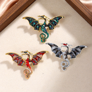 YINI Fabricant Personnalisé Vibrant Écologique En Alliage De Zinc Strass Incrusté Résine Dragon Broche Fantaisie Bijoux pour Cosplay - Product Image 2
