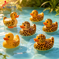 Jouet de bain élégant en forme de canard en caoutchouc à imprimé léopard avec nœud décoratif, personnalisable, pour le bain