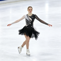 Robe de patinage asymétrique noire et blanche pour enfants et adultes, à manches longues en maille, avec strass et plumes, pour spectacle de patinage artistique