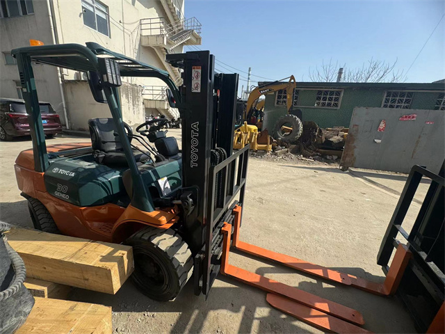 トヨタ　フォークリフト　ジェネオ　GENEO TOYOTA FORKLIFT GENEO(ジェネオ) | 製品情報 | トヨタL＆F ロジスティクス