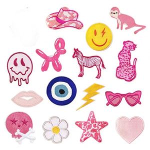 แผ่นปะลายปักรูปหน้ายิ้มลายเสือดาวสีชมพู ลายแว่นกันแดด ลายตาแมว สำหรับตกแต่งเสื้อผ้าและกระเป๋า - Product Image 1